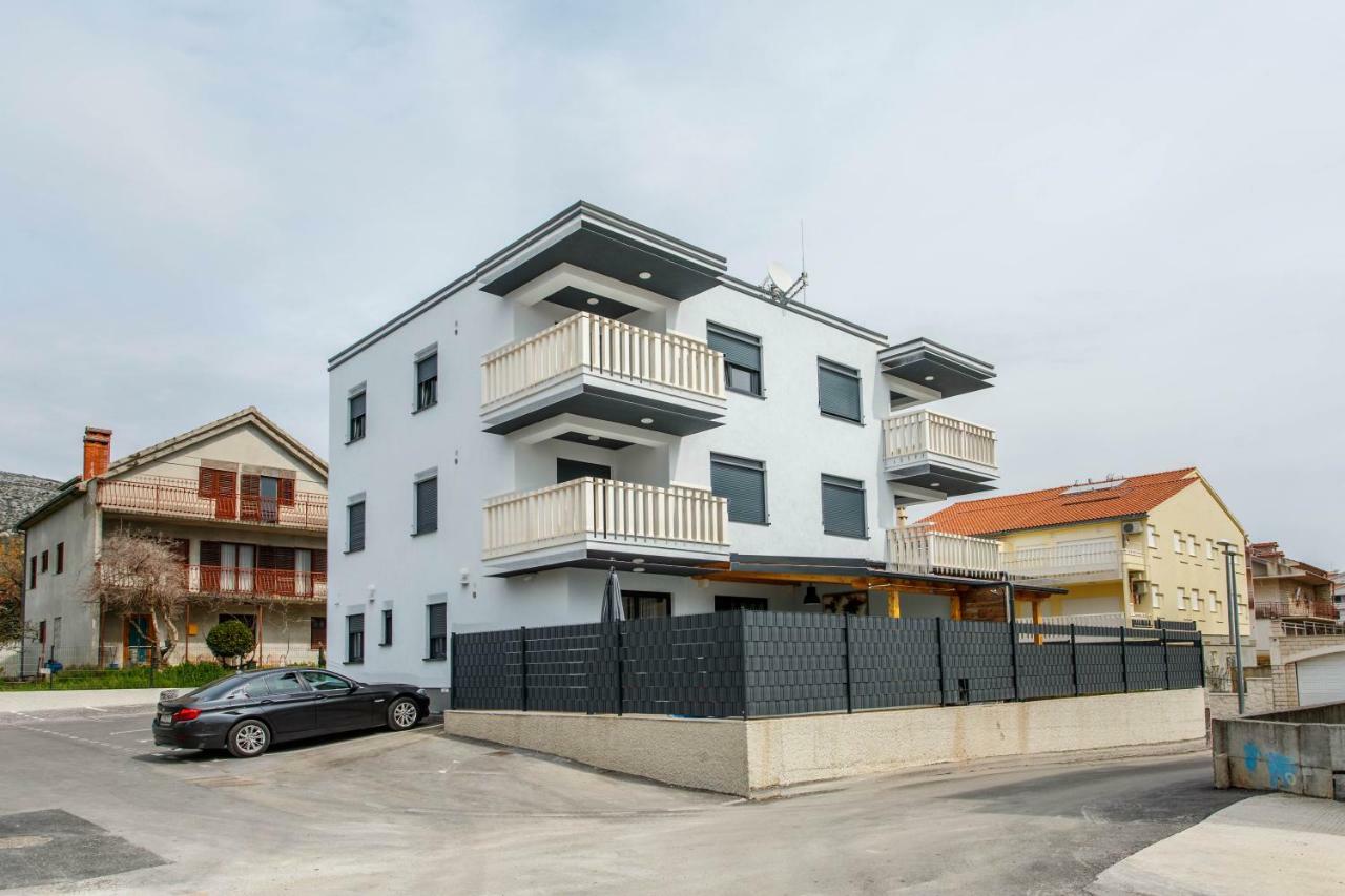 Apartment Ferias Trogir Exterior photo