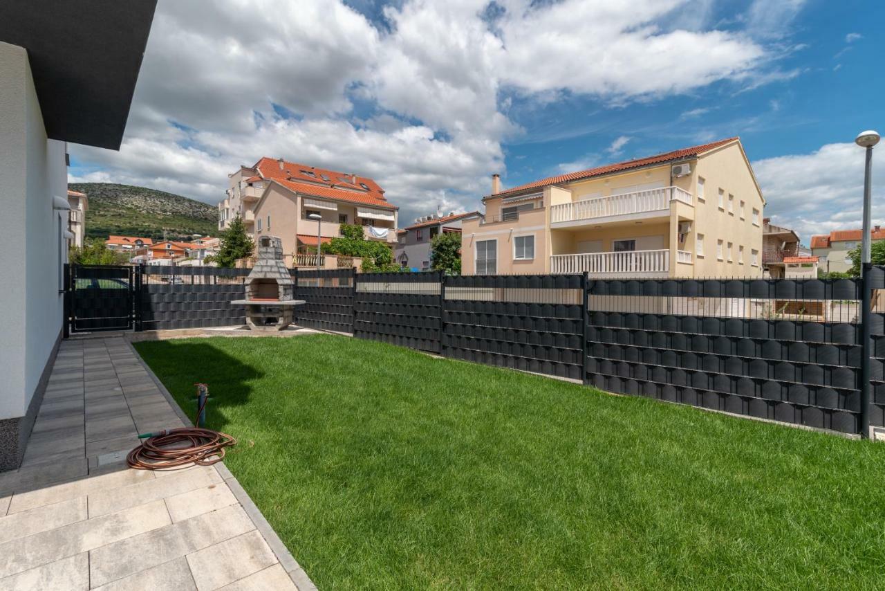Apartment Ferias Trogir Exterior photo
