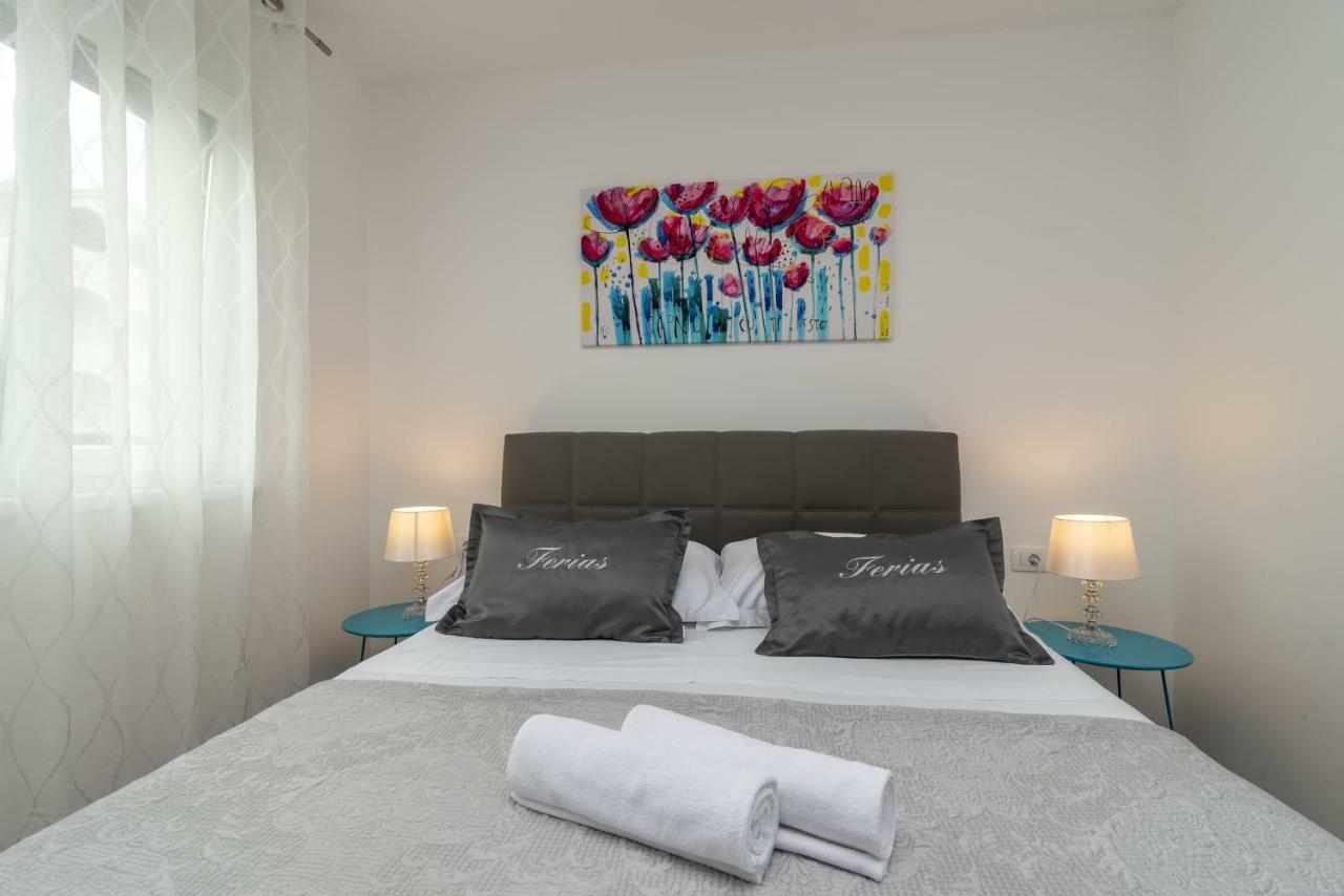 Apartment Ferias Trogir Exterior photo