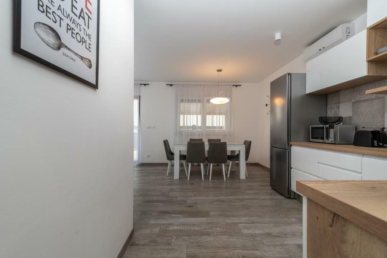 Apartment Ferias Trogir Exterior photo
