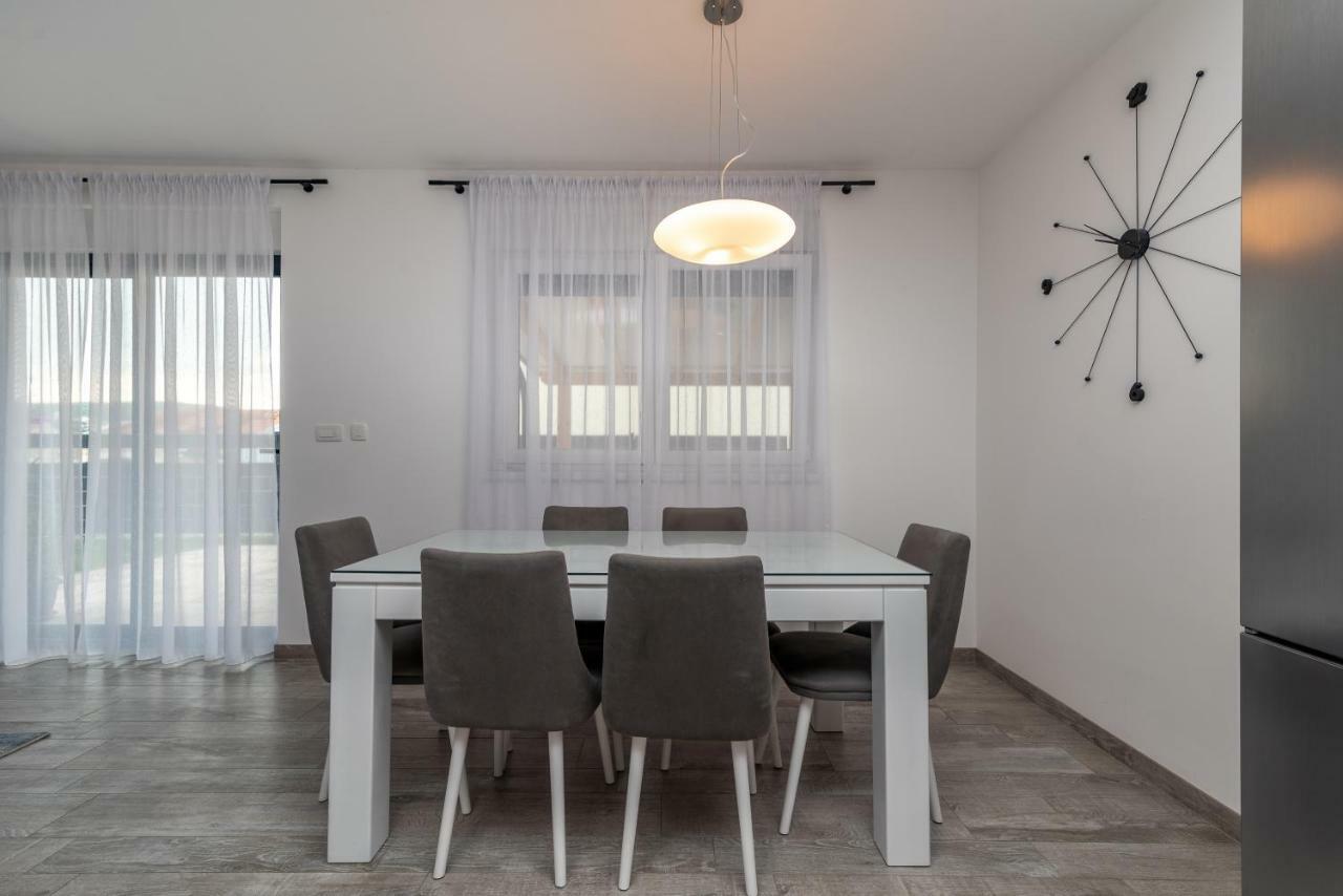 Apartment Ferias Trogir Exterior photo