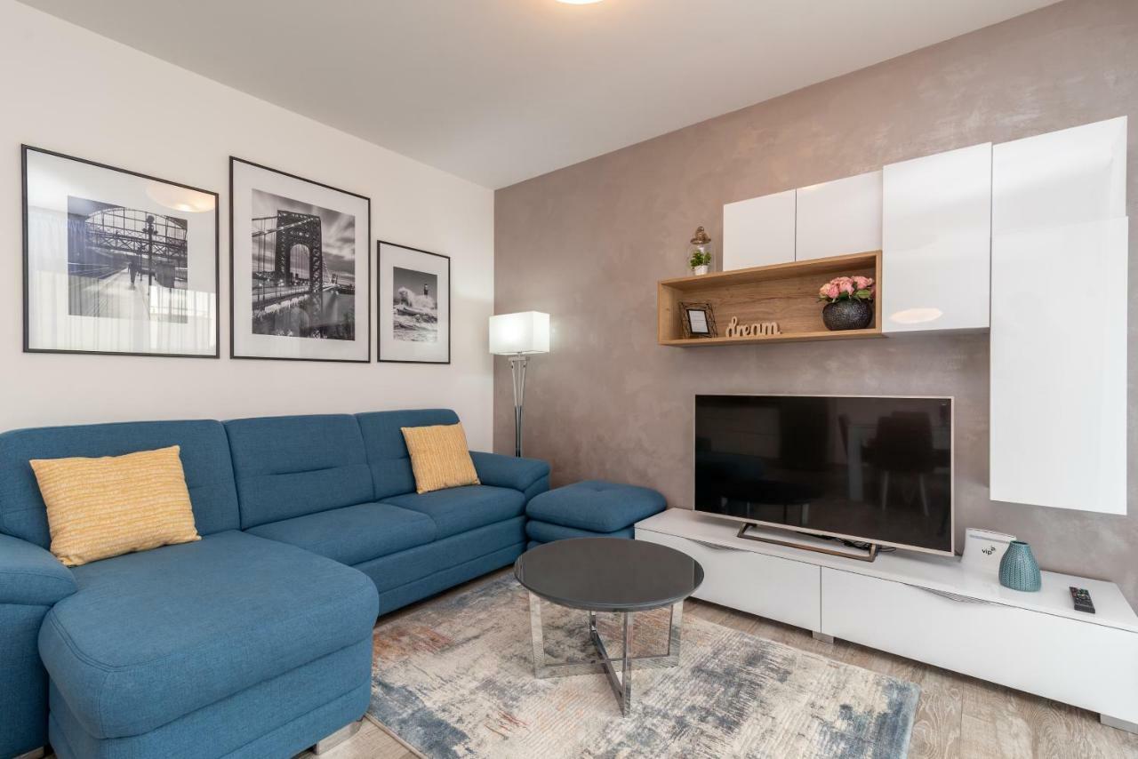 Apartment Ferias Trogir Exterior photo